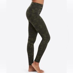 SPANX Leggings Medium Green Camo Look at Me Now High Waist Seamless NWOT Stretch